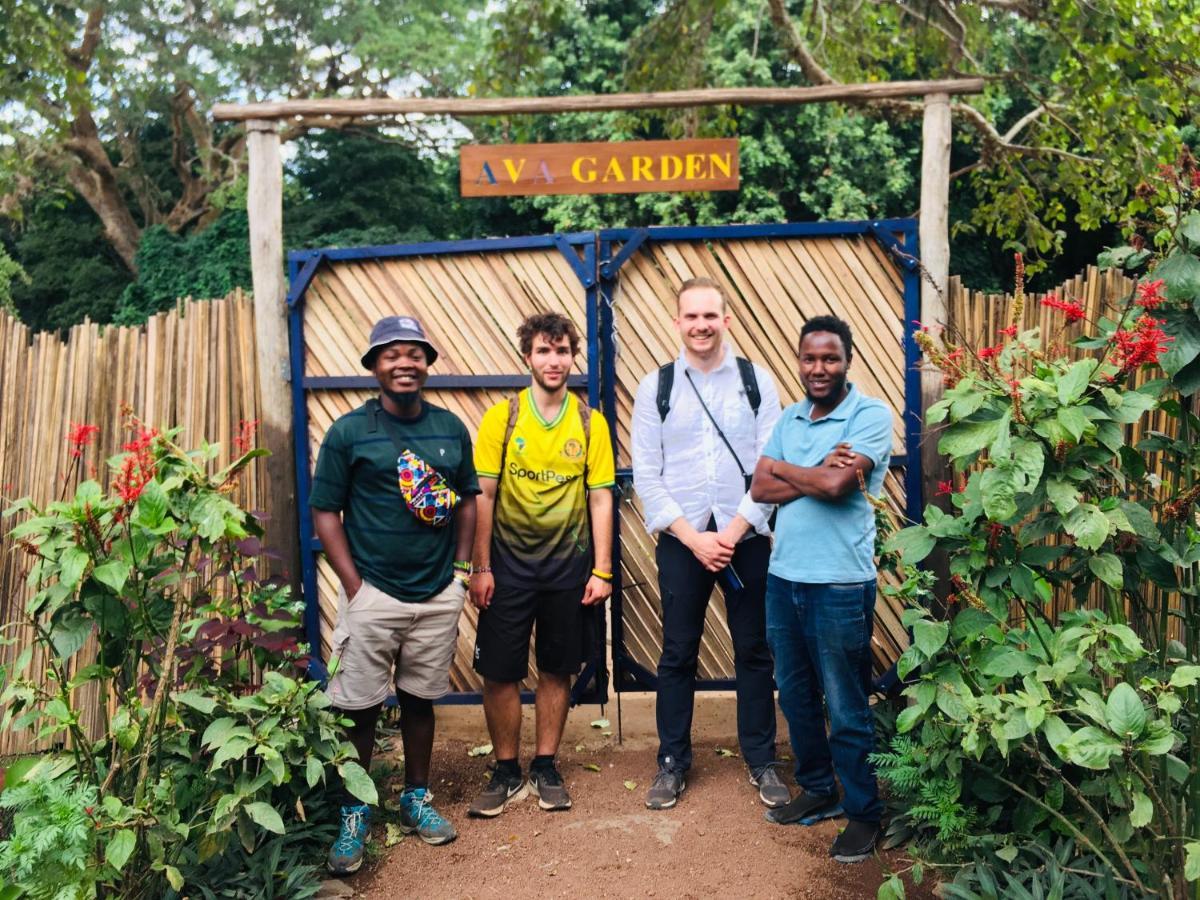 Ava garden backpackers Appartement Mto wa Mbu Buitenkant foto