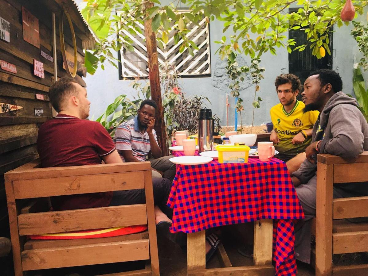 Ava garden backpackers Appartement Mto wa Mbu Buitenkant foto