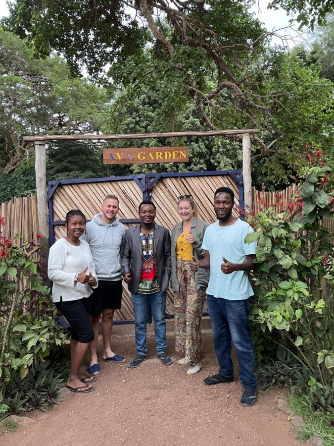 Ava garden backpackers Appartement Mto wa Mbu Buitenkant foto
