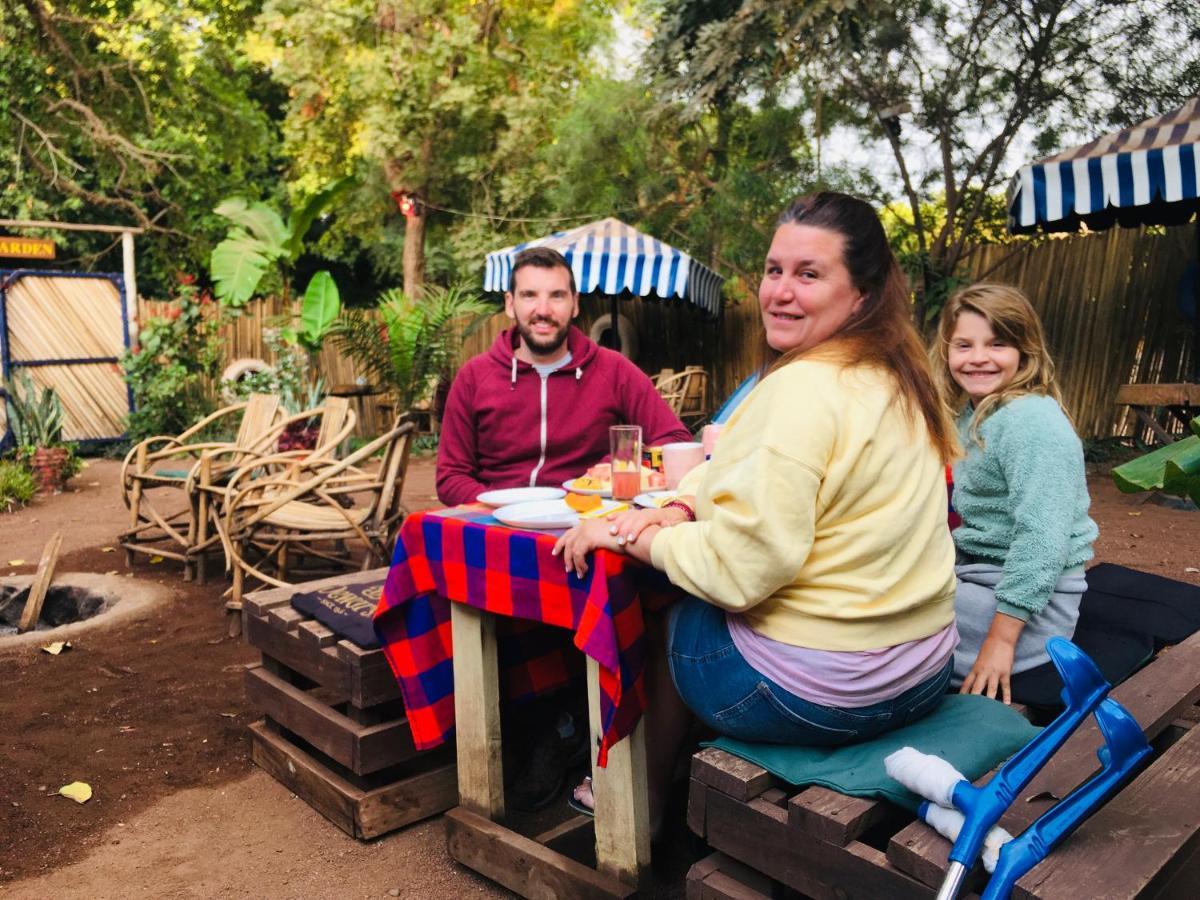 Ava garden backpackers Appartement Mto wa Mbu Buitenkant foto