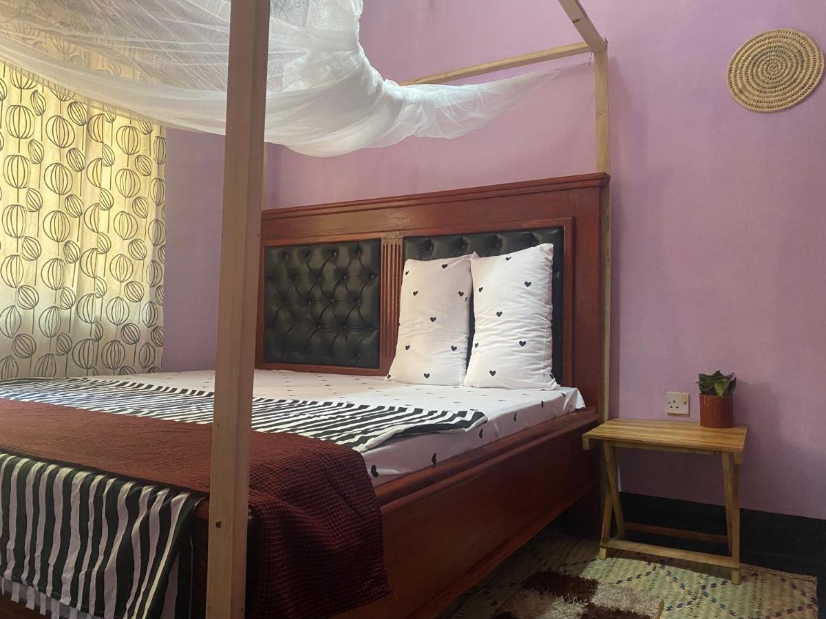 Ava garden backpackers Appartement Mto wa Mbu Buitenkant foto