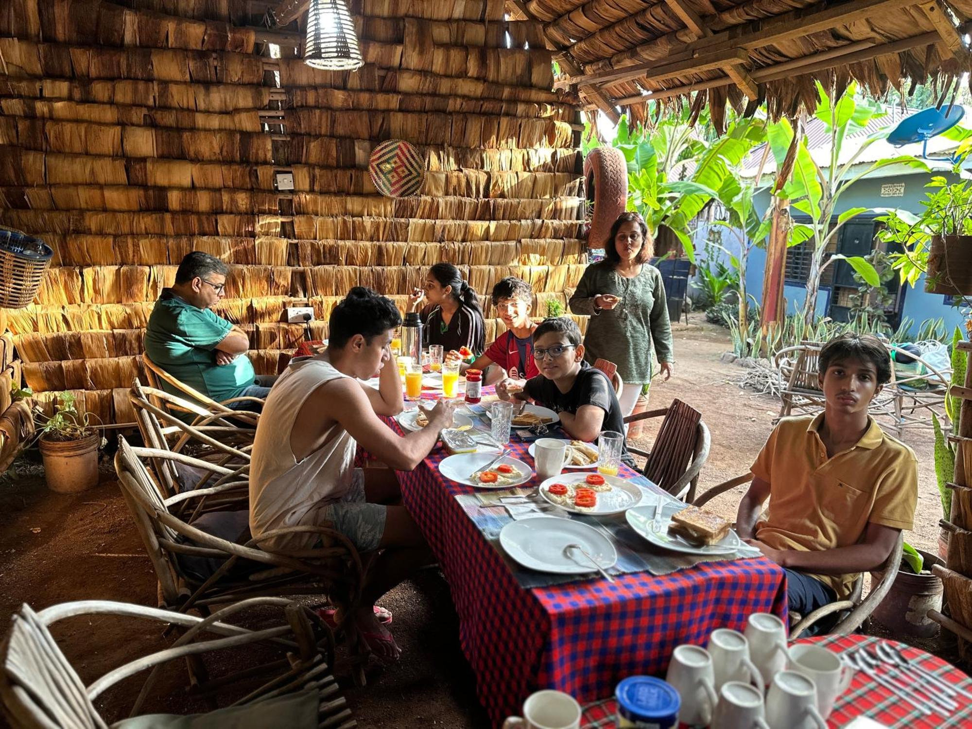 Ava garden backpackers Appartement Mto wa Mbu Buitenkant foto