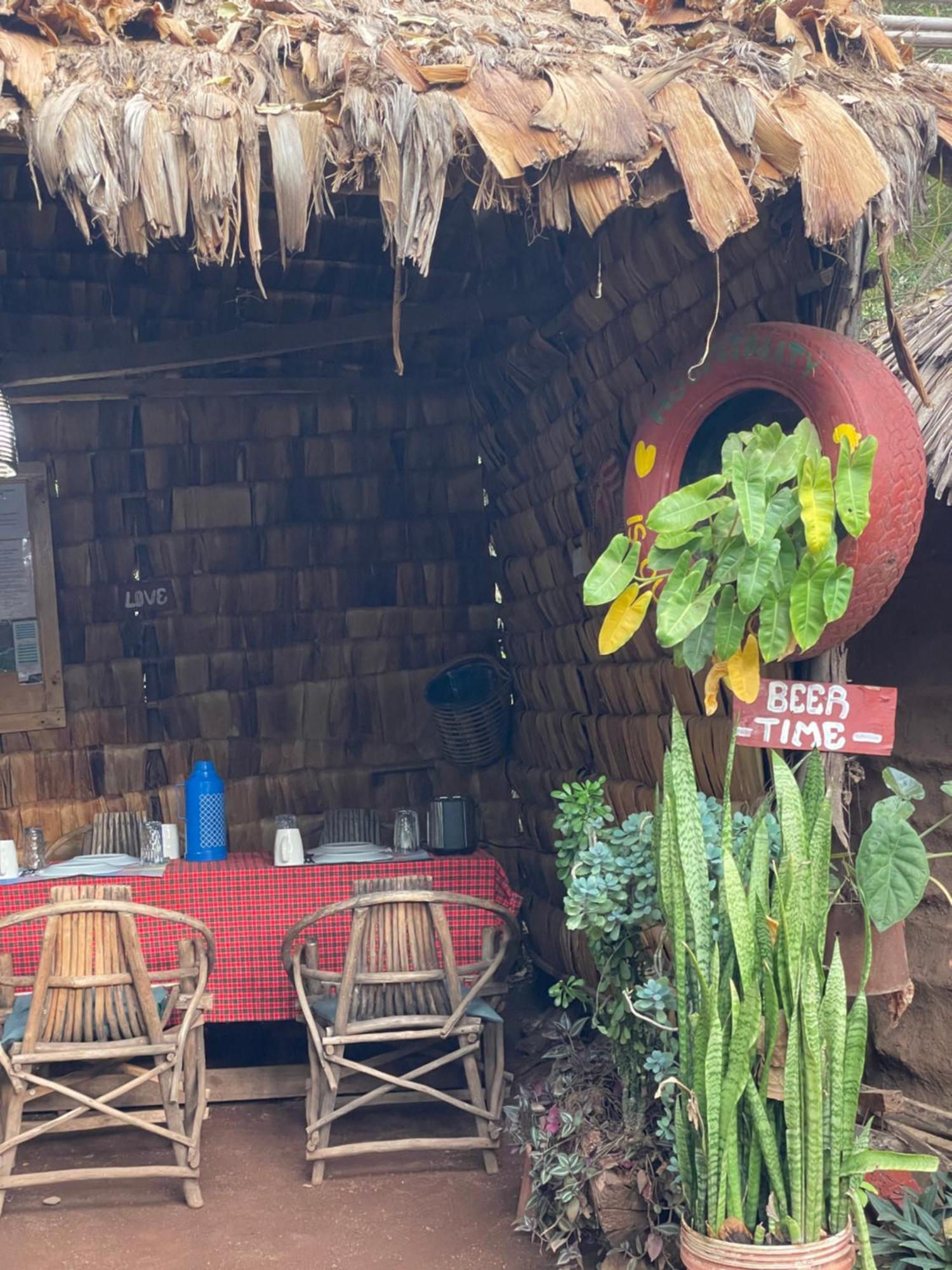 Ava garden backpackers Appartement Mto wa Mbu Buitenkant foto